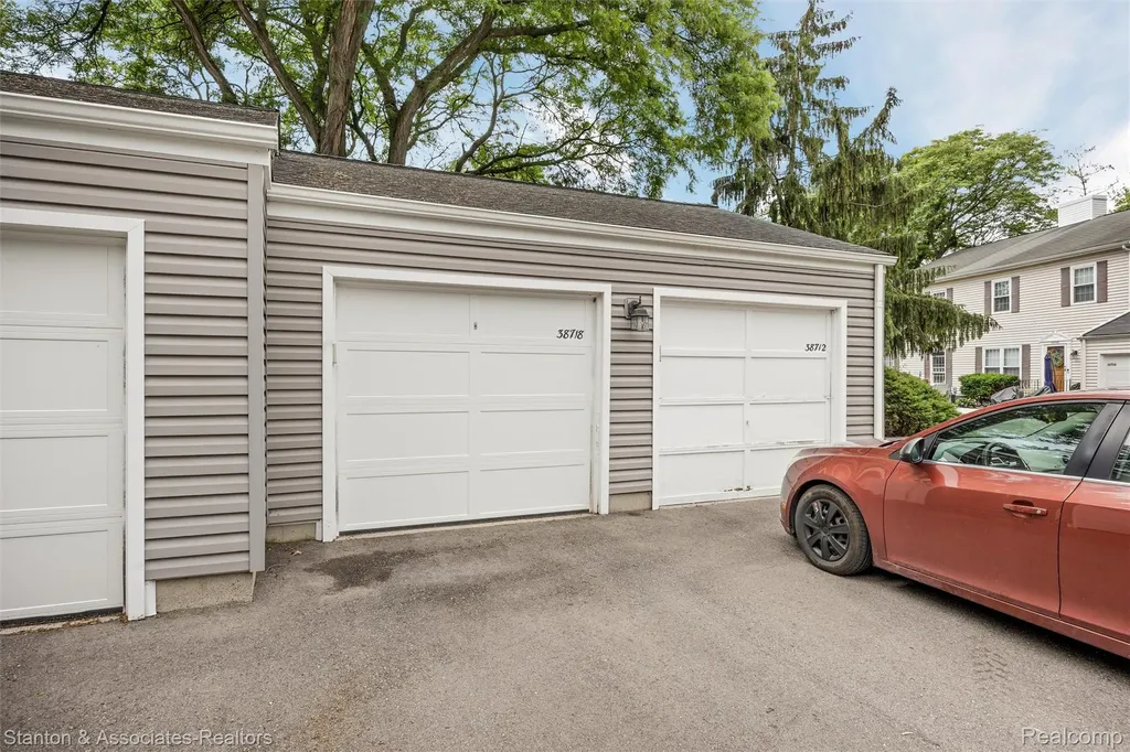 38718 Barnstable Lane Clinton Charter Township MI 48038