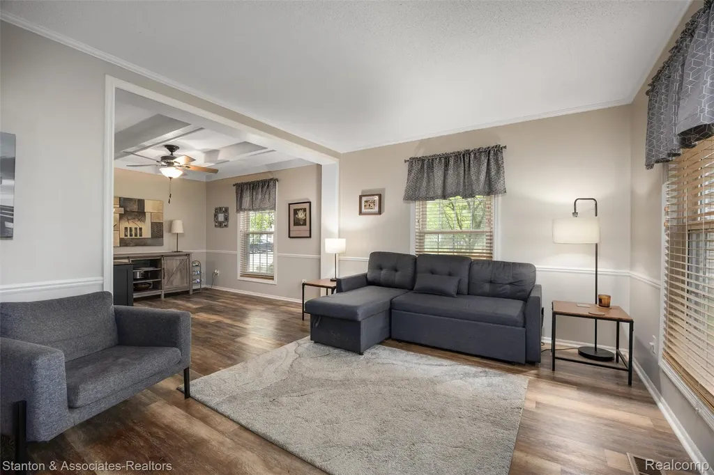 38718 Barnstable Lane Clinton Charter Township MI 48038