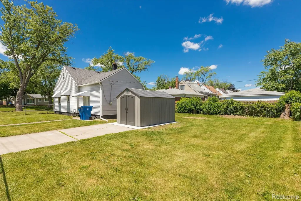 4517 Grindley Park Street Dearborn Heights City MI 48125