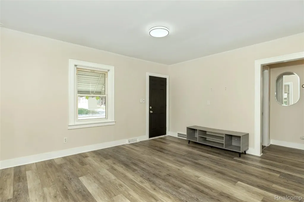 4517 Grindley Park Street Dearborn Heights City MI 48125