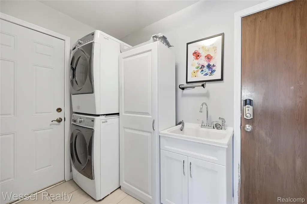 47400 Sanborn Drive Macomb Township MI 48044