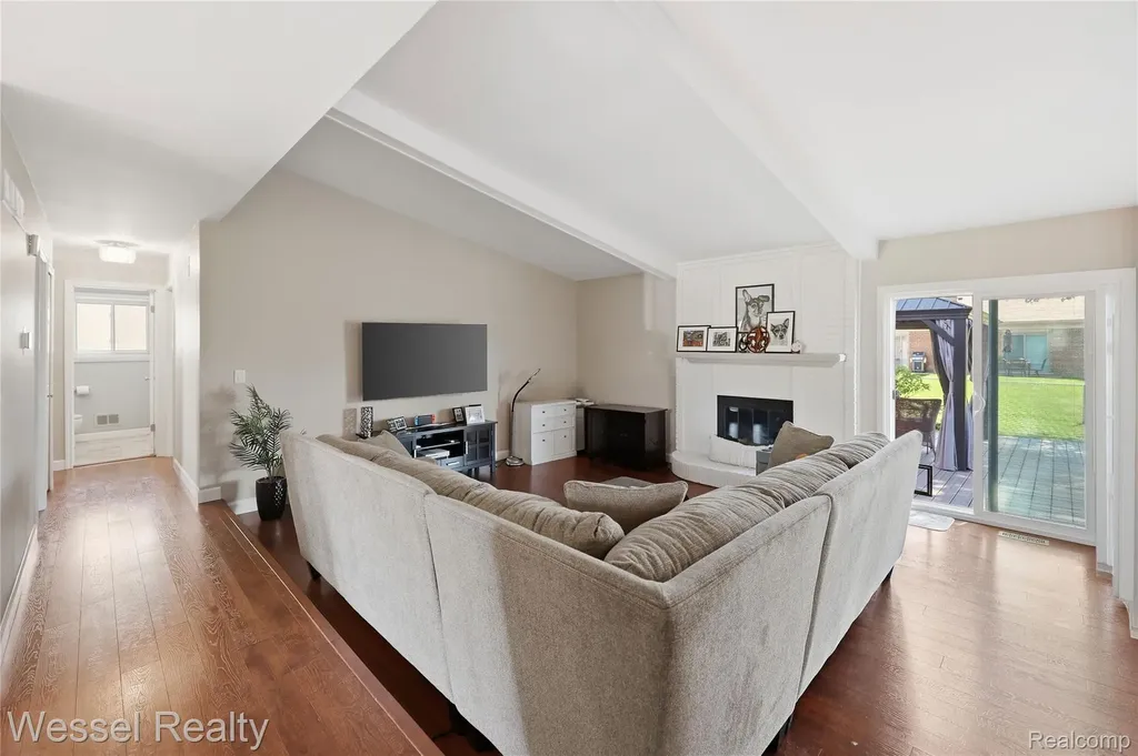 47400 Sanborn Drive Macomb Township MI 48044