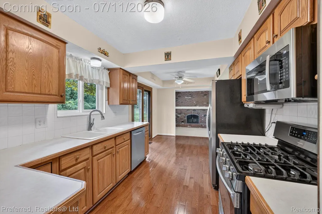 46596 Maidstone Road Canton Charter Township MI 48187
