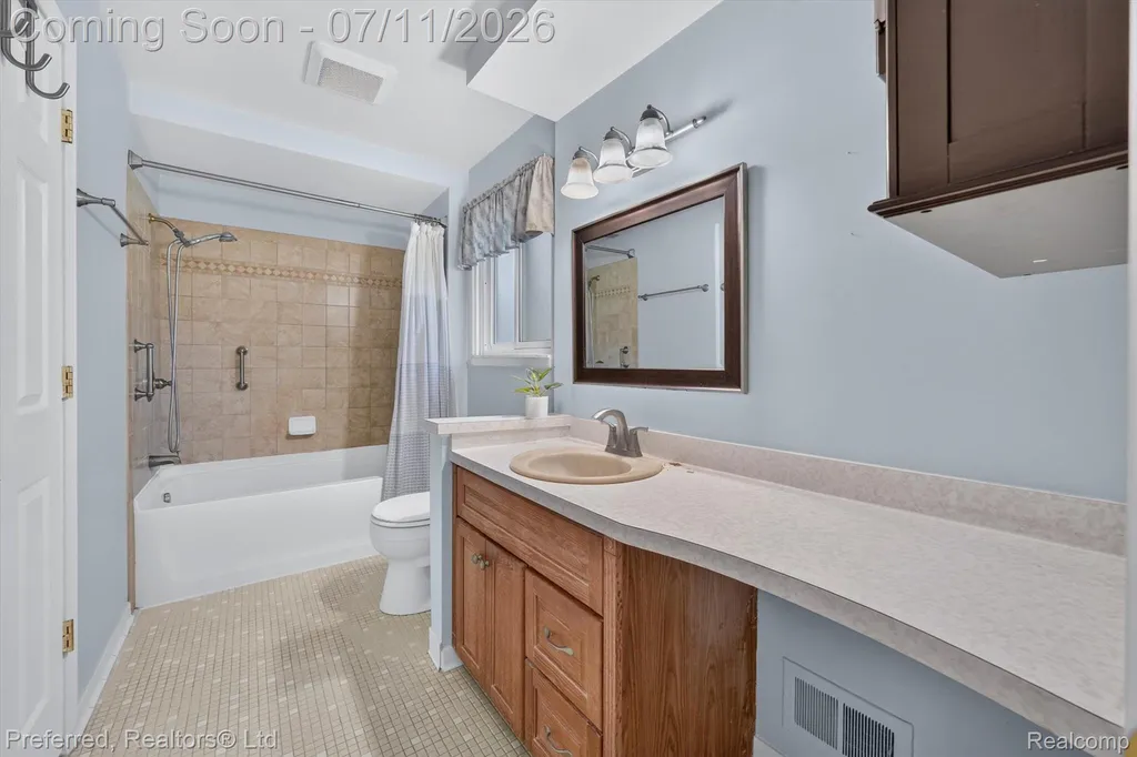 46596 Maidstone Road Canton Charter Township MI 48187