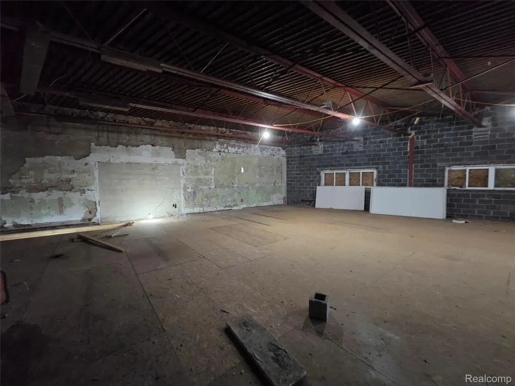 13303 Gratiot Avenue Detroit City MI 48205