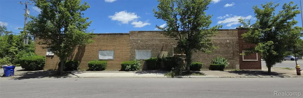 13303 Gratiot Avenue Detroit City MI 48205