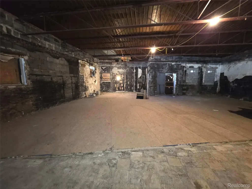 13303 Gratiot Avenue Detroit City MI 48205