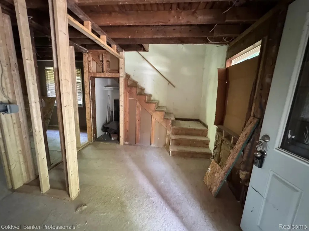 12031 Centralia Redford Charter Township MI 48239