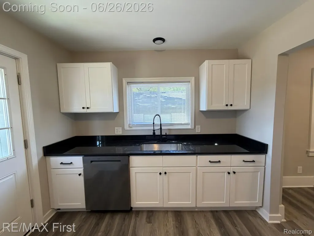19310 Centralia Redford Charter Township MI 48240