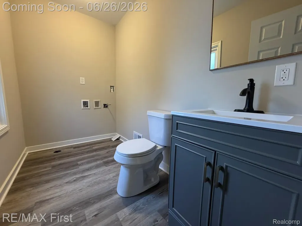 19310 Centralia Redford Charter Township MI 48240