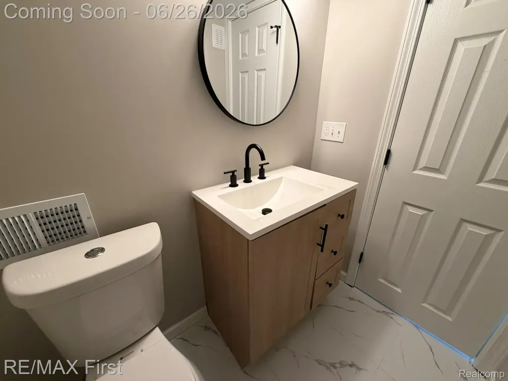 19310 Centralia Redford Charter Township MI 48240