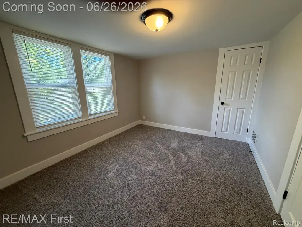19310 Centralia Redford Charter Township MI 48240