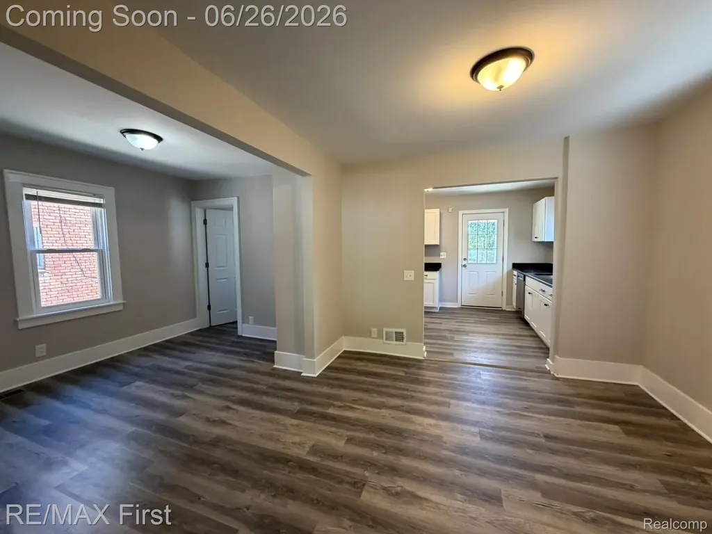 19310 Centralia Redford Charter Township MI 48240