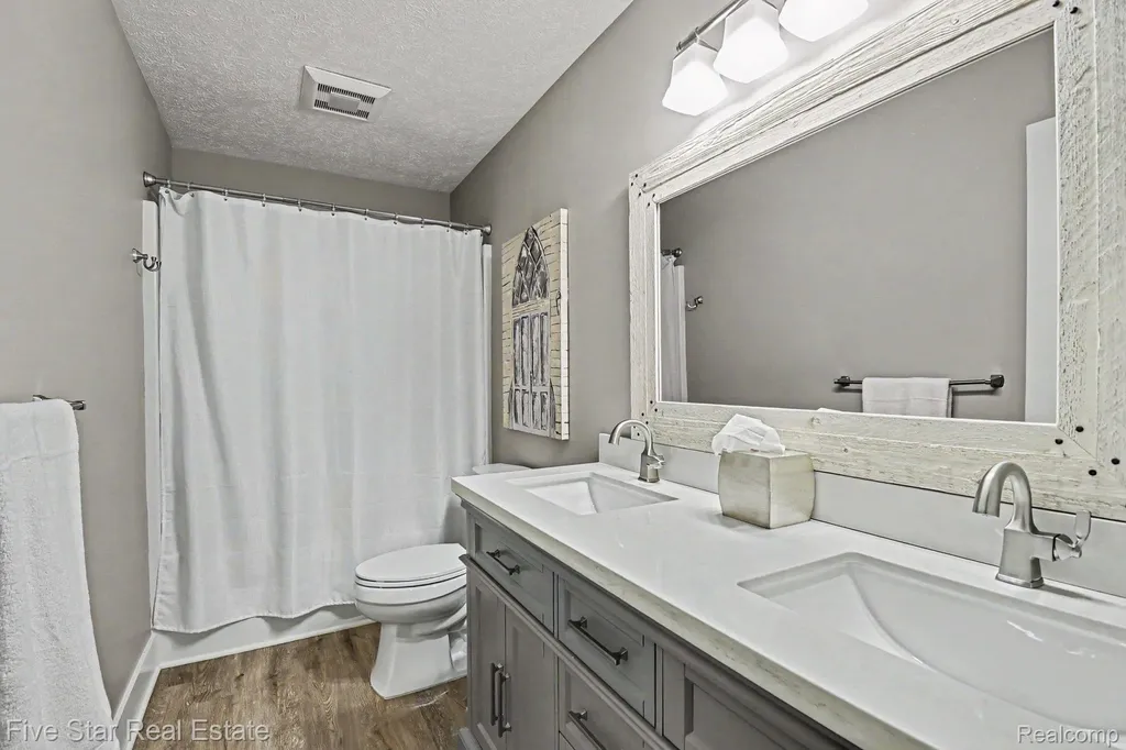 3245 Deep Rose Drive Georgetown Charter Township MI 49426