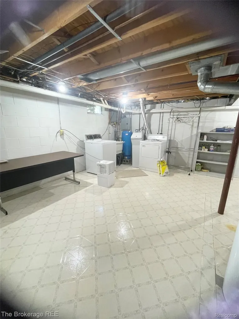 2267 Sandpiper Drive Oregon Township MI 48446