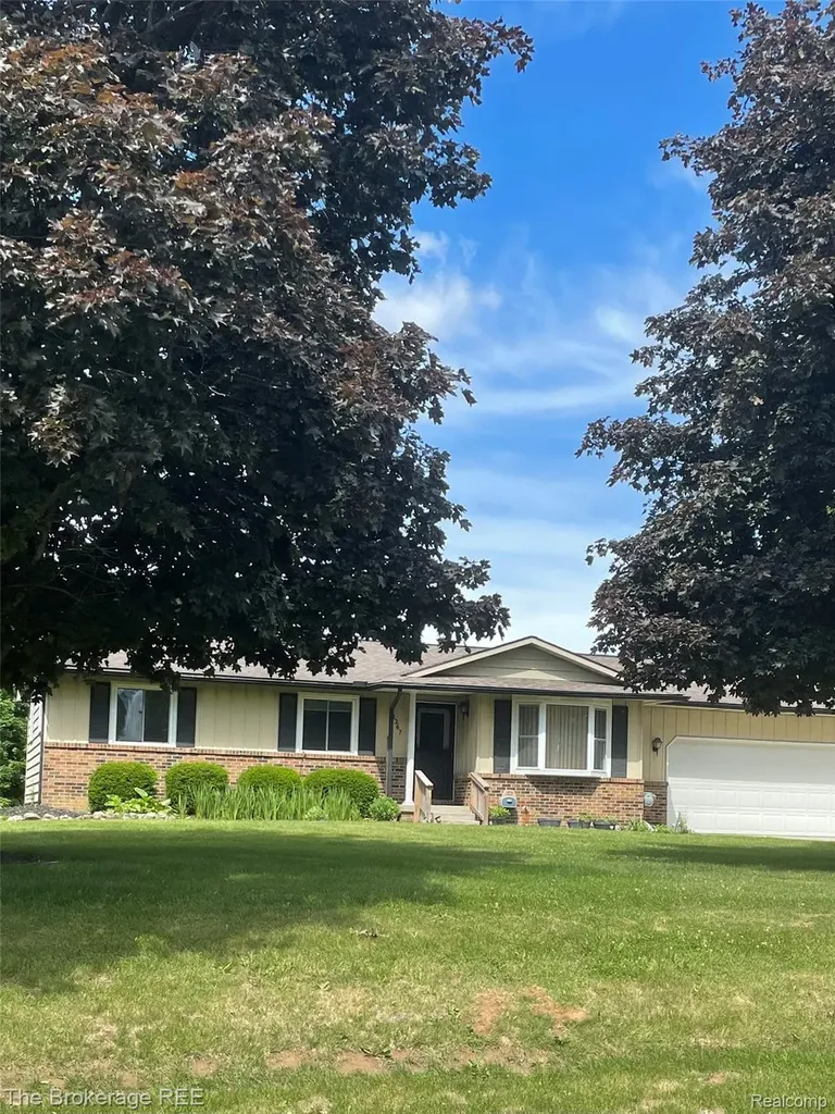2267 Sandpiper Drive Oregon Township MI 48446