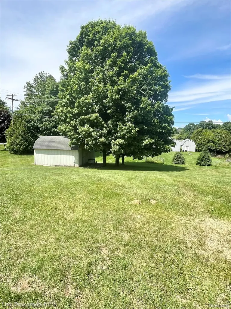 2267 Sandpiper Drive Oregon Township MI 48446