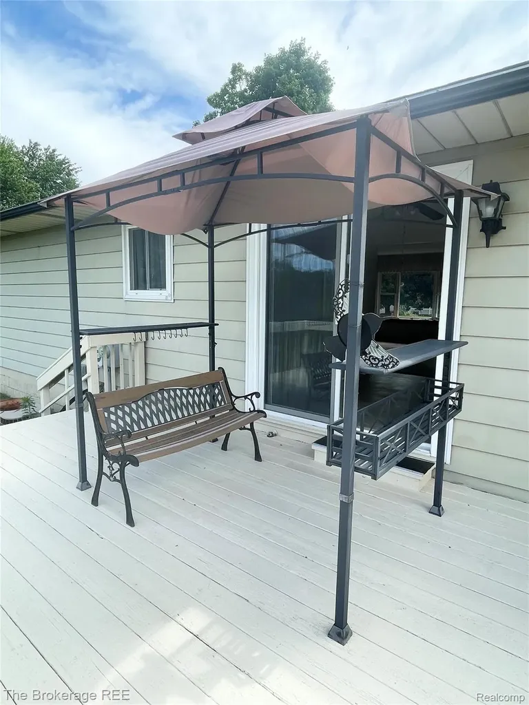 2267 Sandpiper Drive Oregon Township MI 48446