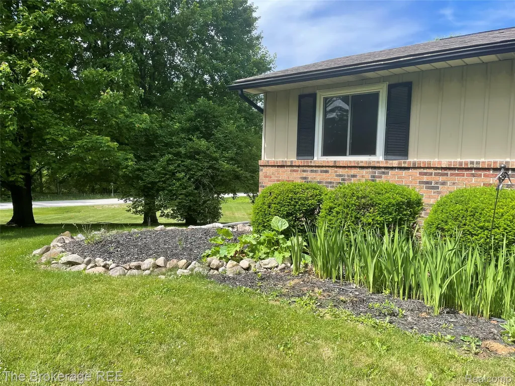 2267 Sandpiper Drive Oregon Township MI 48446