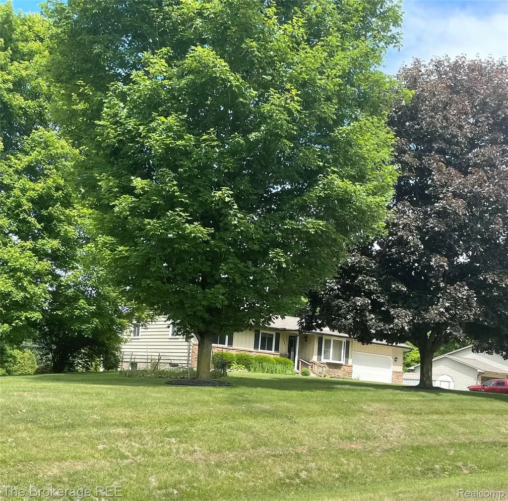 2267 Sandpiper Drive Oregon Township MI 48446