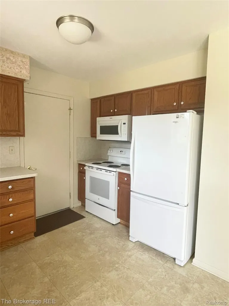 2267 Sandpiper Drive Oregon Township MI 48446