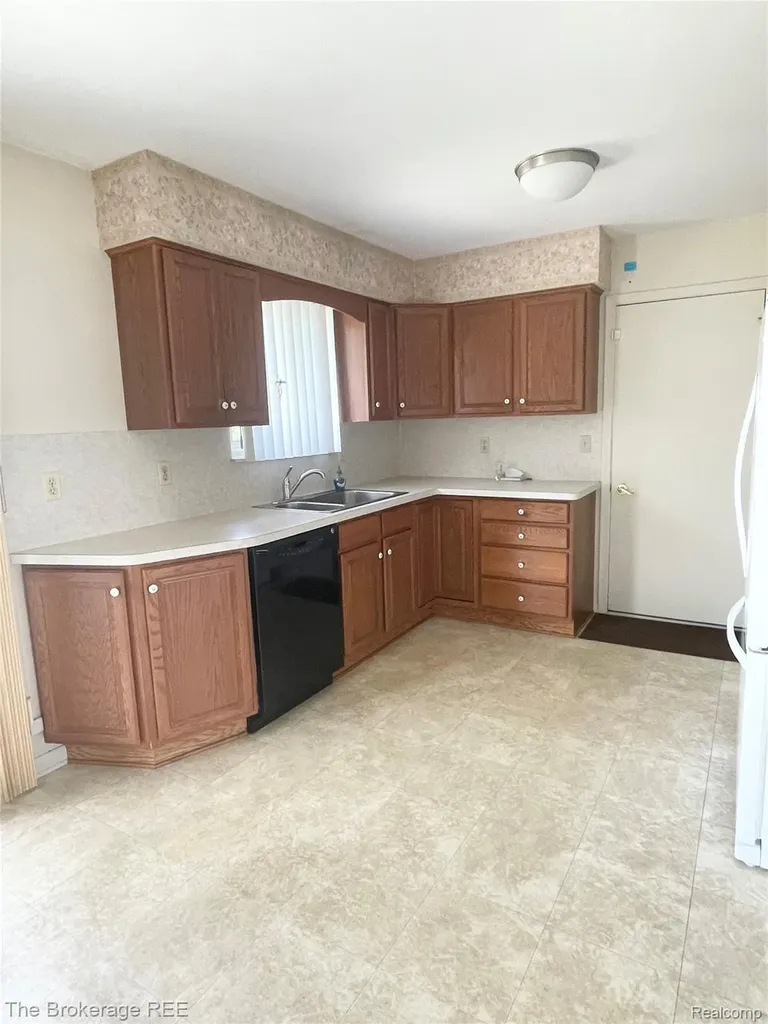 2267 Sandpiper Drive Oregon Township MI 48446
