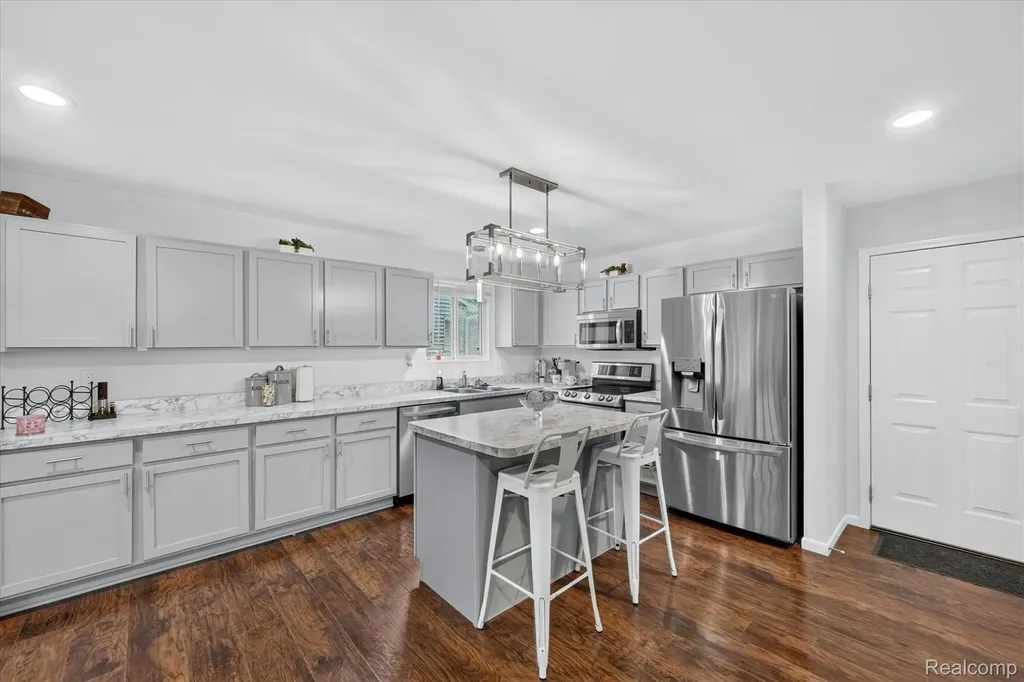 5382 Rural Terrace Court Waterford Charter Township MI 48329