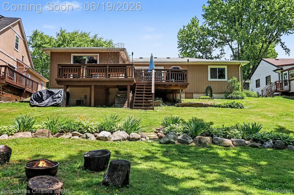 9567 Susin Lane Springfield Charter Township MI 48348