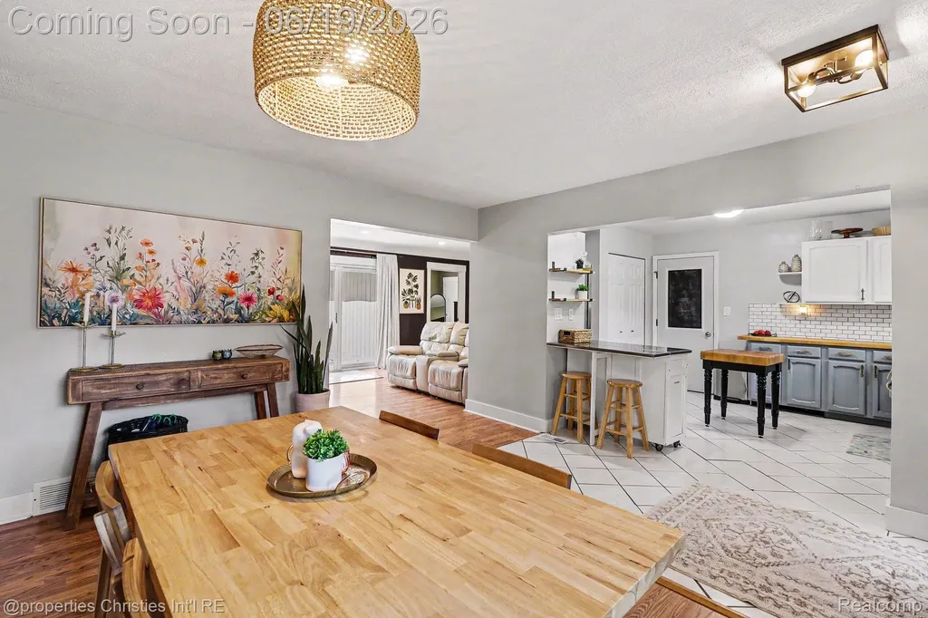 9567 Susin Lane Springfield Charter Township MI 48348