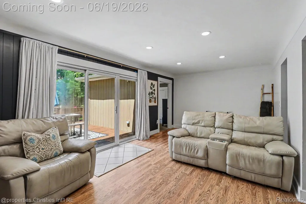 9567 Susin Lane Springfield Charter Township MI 48348