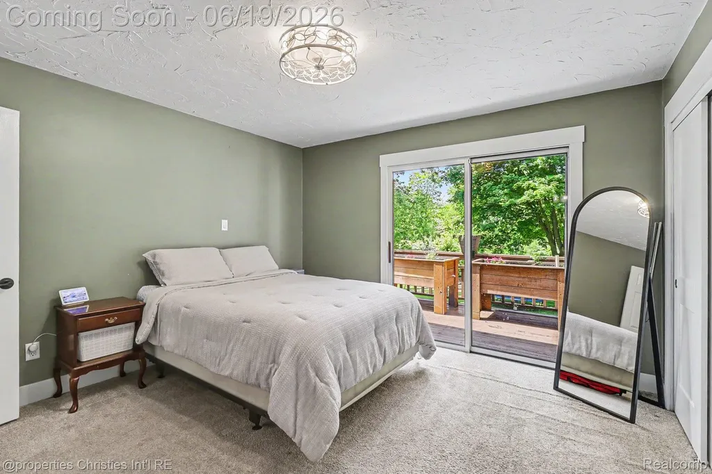 9567 Susin Lane Springfield Charter Township MI 48348