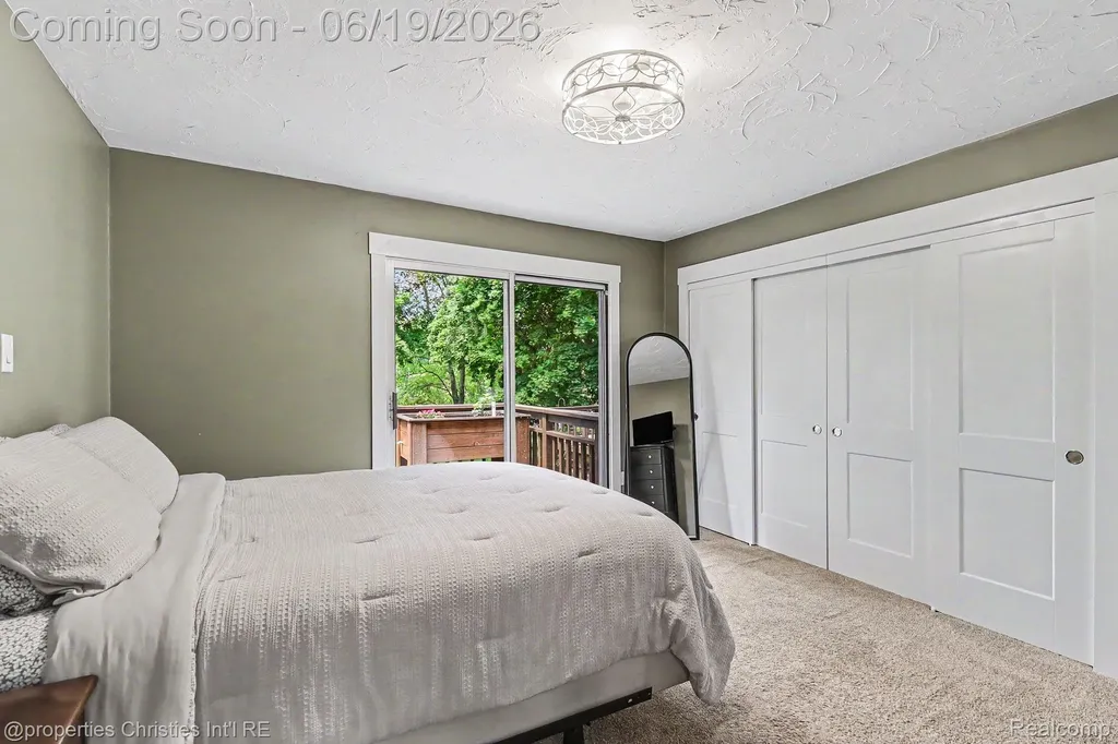 9567 Susin Lane Springfield Charter Township MI 48348