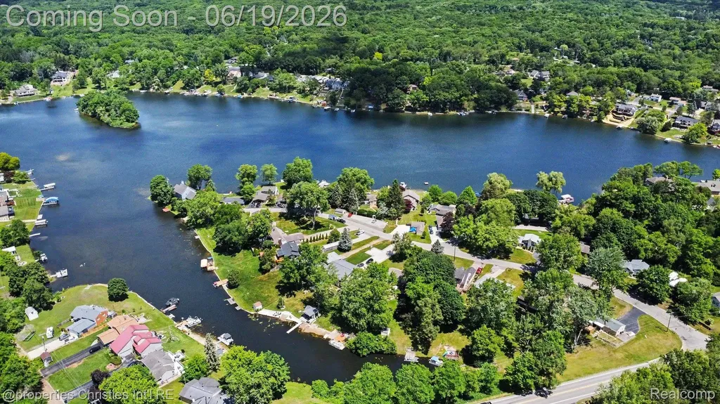 9567 Susin Lane Springfield Charter Township MI 48348