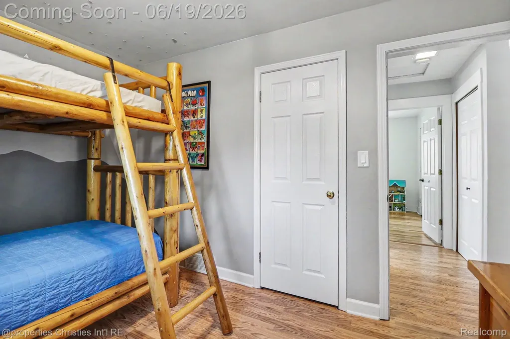 9567 Susin Lane Springfield Charter Township MI 48348