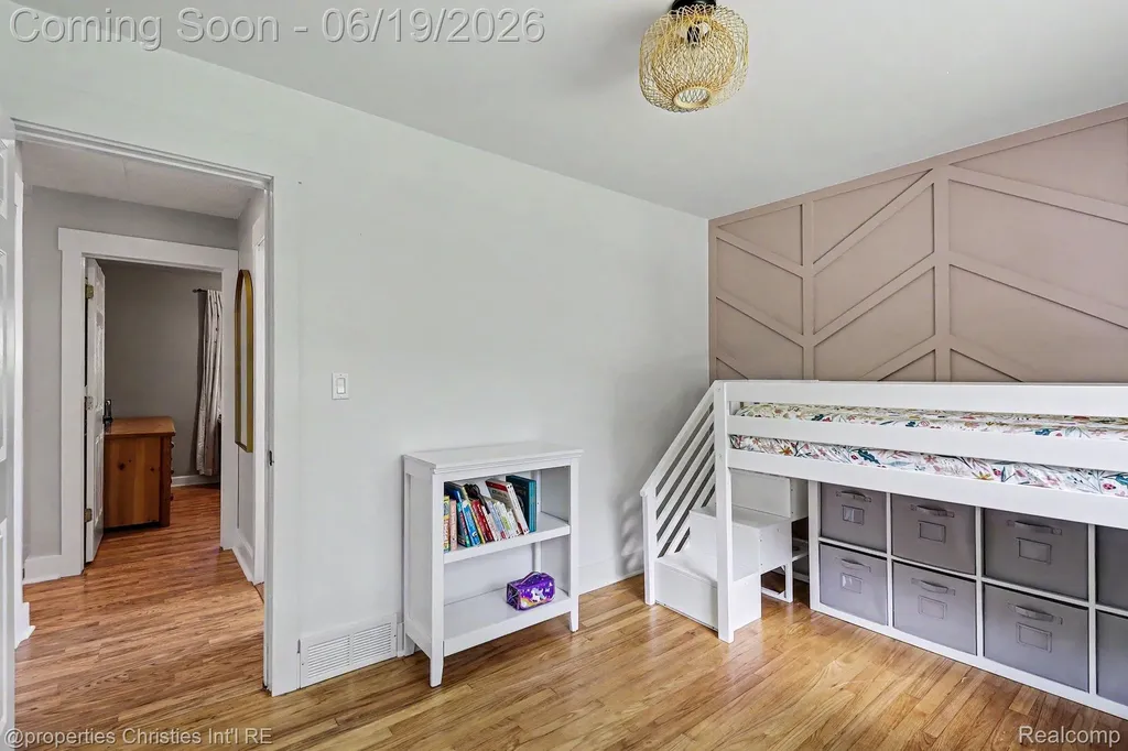 9567 Susin Lane Springfield Charter Township MI 48348