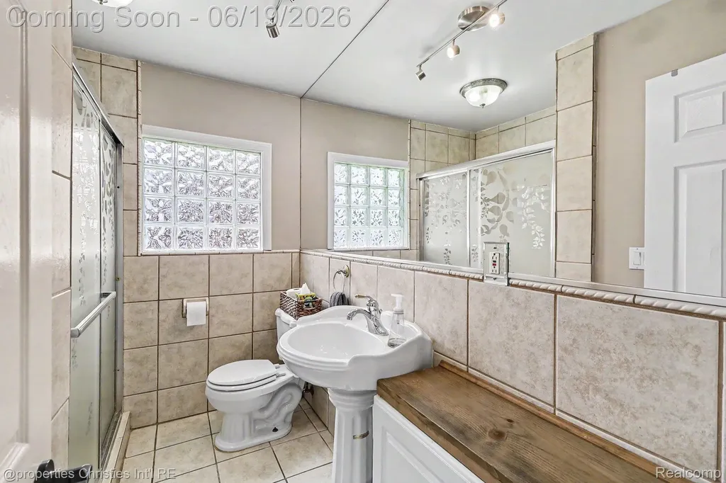 9567 Susin Lane Springfield Charter Township MI 48348