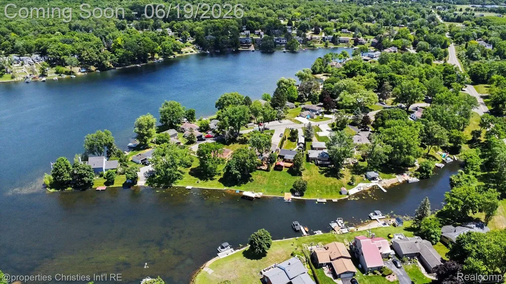 9567 Susin Lane Springfield Charter Township MI 48348