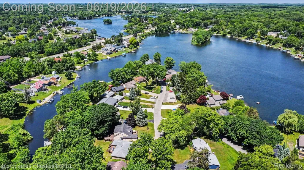 9567 Susin Lane Springfield Charter Township MI 48348