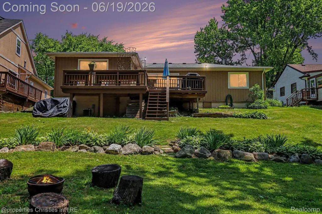 9567 Susin Lane Springfield Charter Township MI 48348