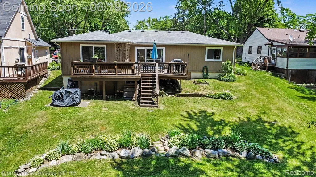 9567 Susin Lane Springfield Charter Township MI 48348