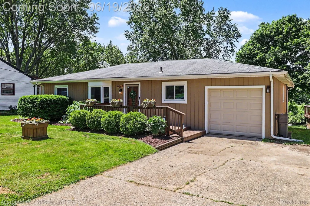 9567 Susin Lane Springfield Charter Township MI 48348