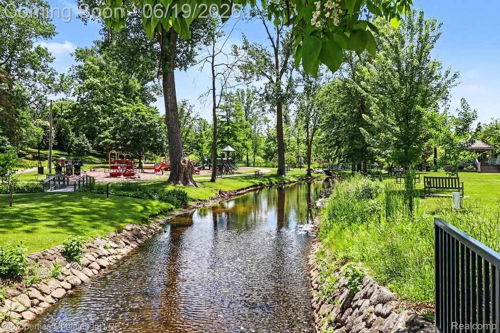 9567 Susin Lane Springfield Charter Township MI 48348