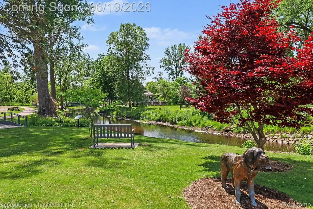 9567 Susin Lane Springfield Charter Township MI 48348