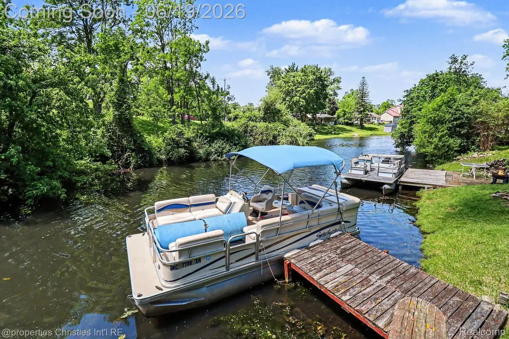 9567 Susin Lane Springfield Charter Township MI 48348