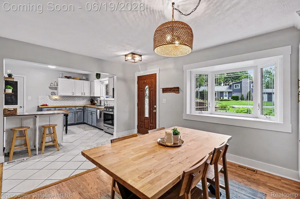 9567 Susin Lane Springfield Charter Township MI 48348