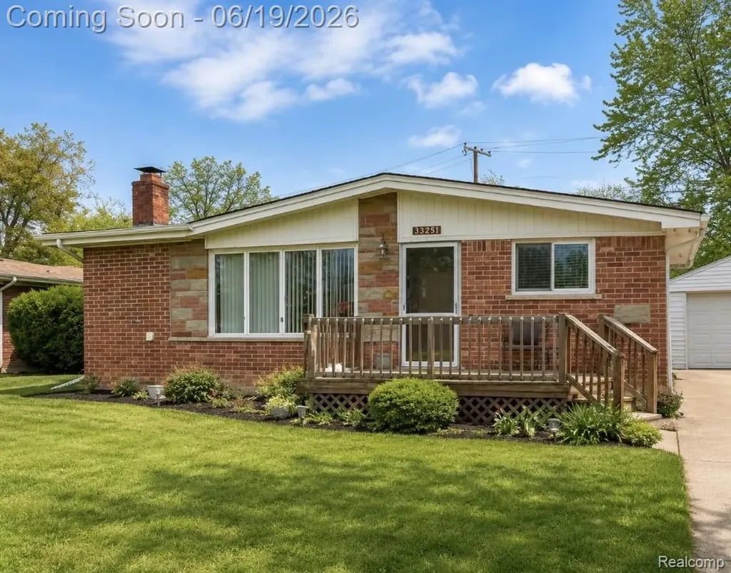 33251 Parkwood Street Westland City MI 48186