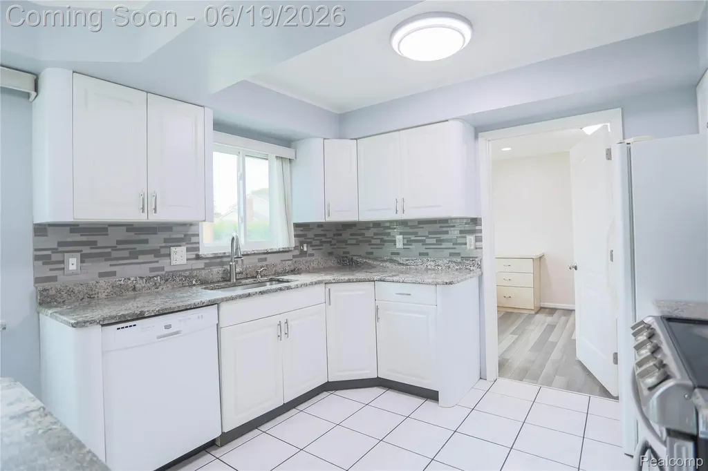 4788 Bloomfield Drive Sterling Heights City MI 48310