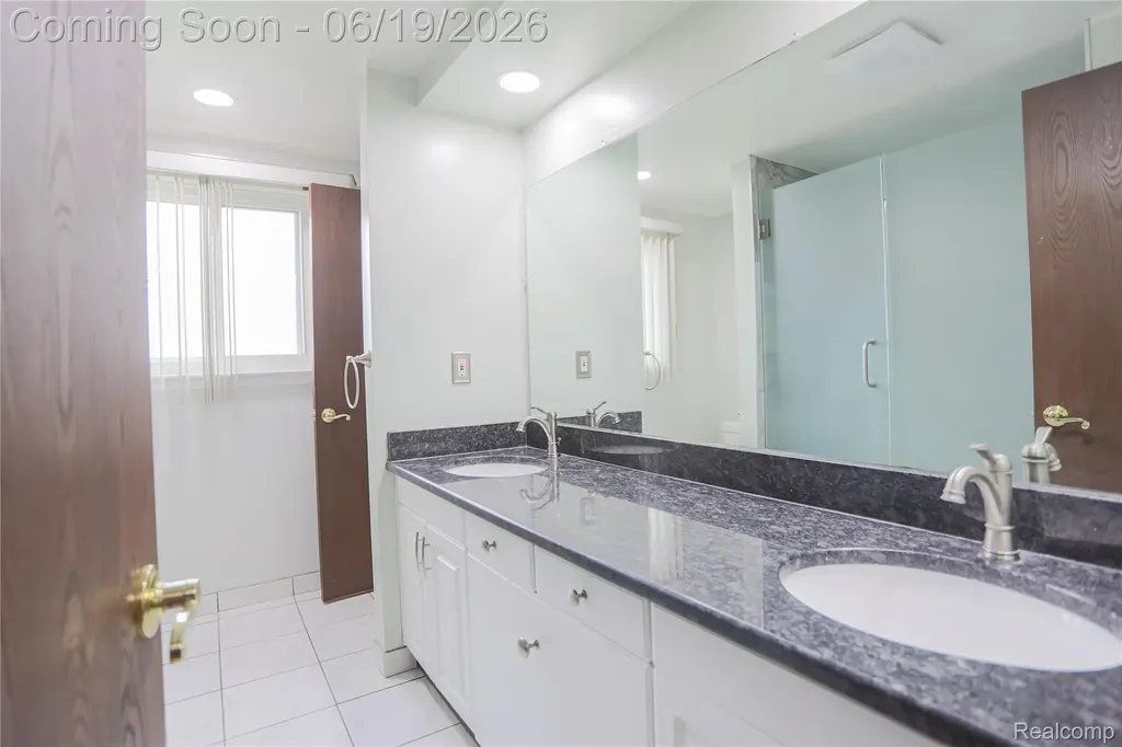 4788 Bloomfield Drive Sterling Heights City MI 48310
