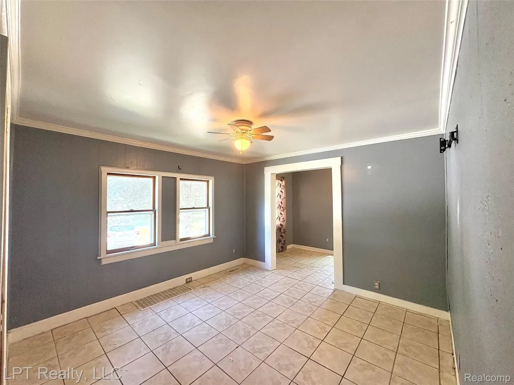 453 Spruce Street Wyandotte City MI 48192