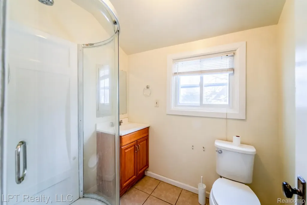 453 Spruce Street Wyandotte City MI 48192